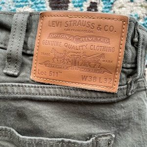 38 x 32 Levi’s Lot 511 Men’s Jeans in Army Green